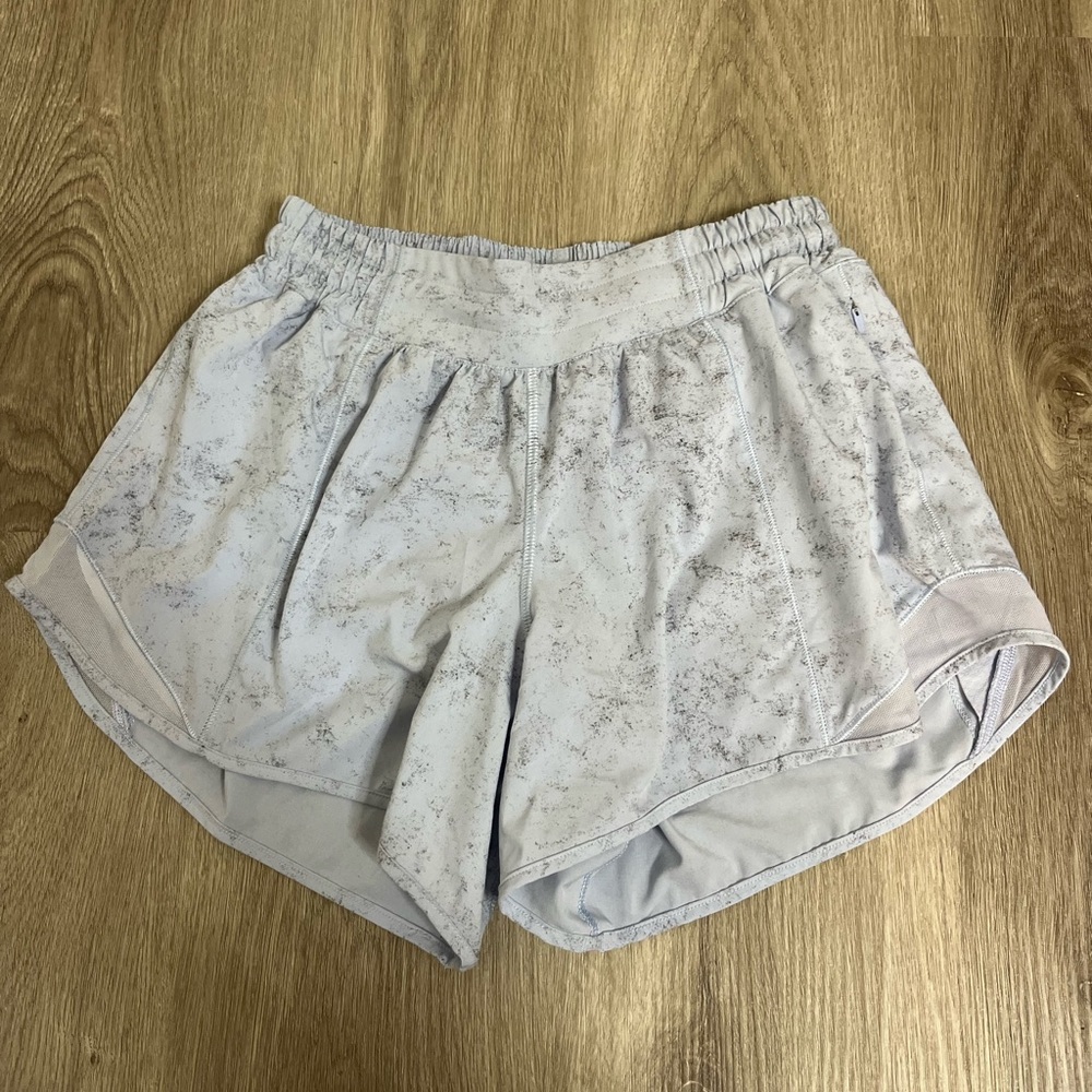 Lululemon Hotty Hot Shorts - 4 inch inseam - Gray - Size 6